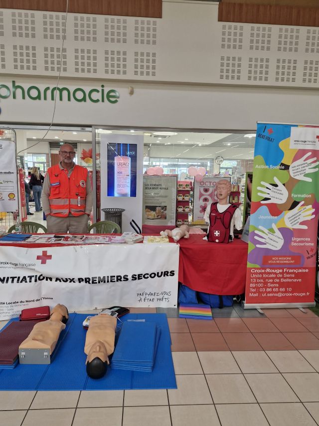 2025 10 11 (Santé vous bien Sens Photos centre Leclerc) Sens